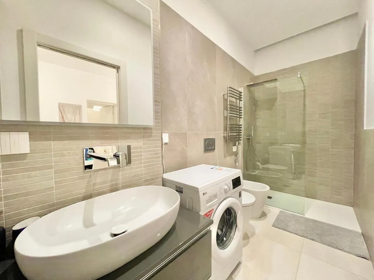 Elegance Duomo Apartment Milan Italy